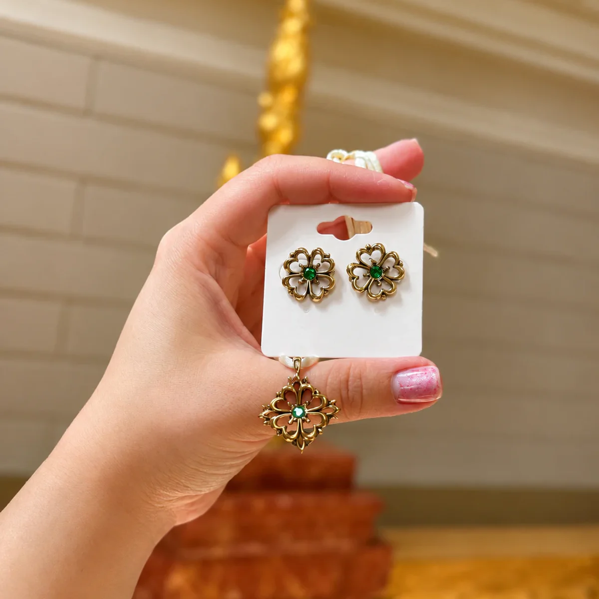 сережки квітка 4 листник